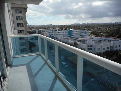 9201 Collins Ave in Surfside, FL - Building Photo - Building Photo