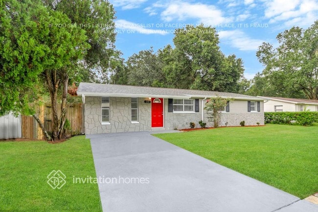 210 Paka Ct in Brandon, FL - Building Photo - Building Photo