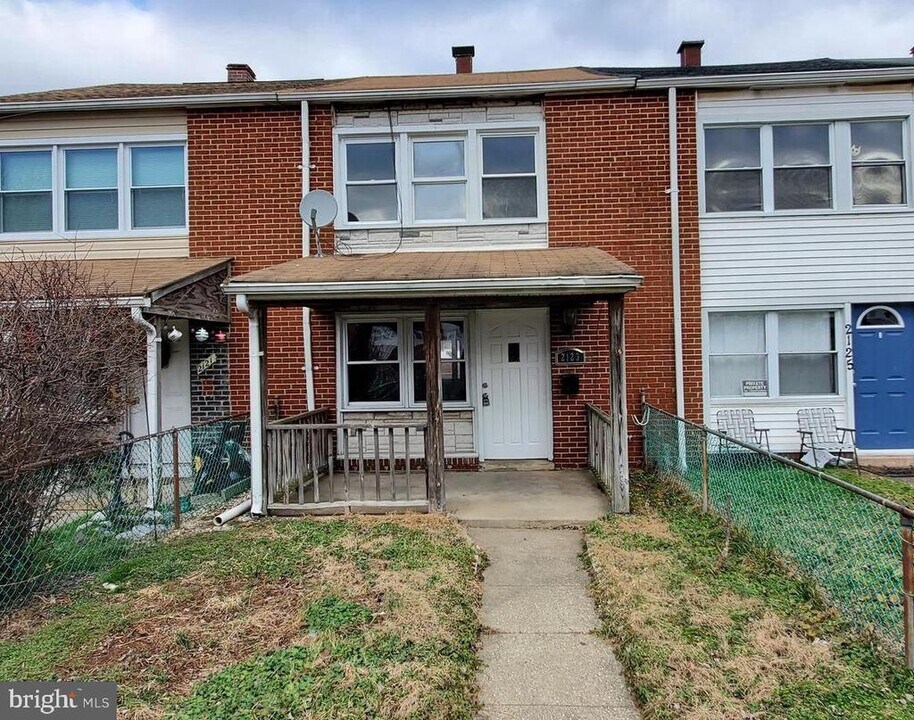 2123 Jasmine Rd in Dundalk, MD - Building Photo