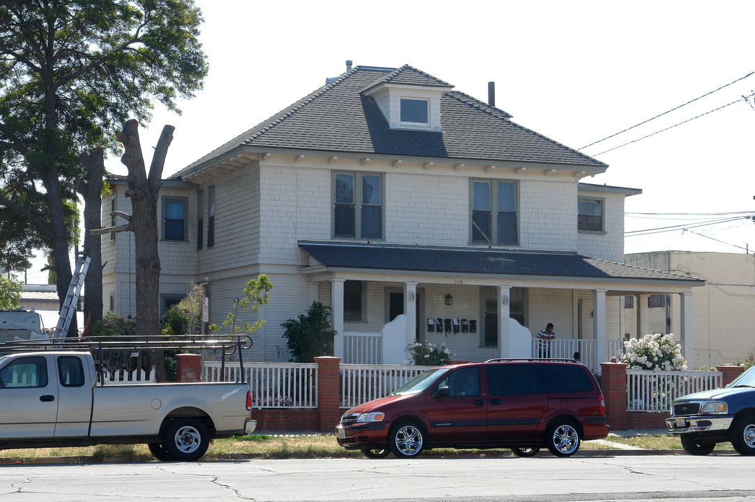 116 S 11th St in Santa Paula, CA - Building Photo