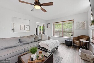 12 Timbercrest Dr in Sewell, NJ - Building Photo - Building Photo