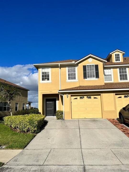 2977 Langdon Ln N in Kissimmee, FL - Foto de edificio