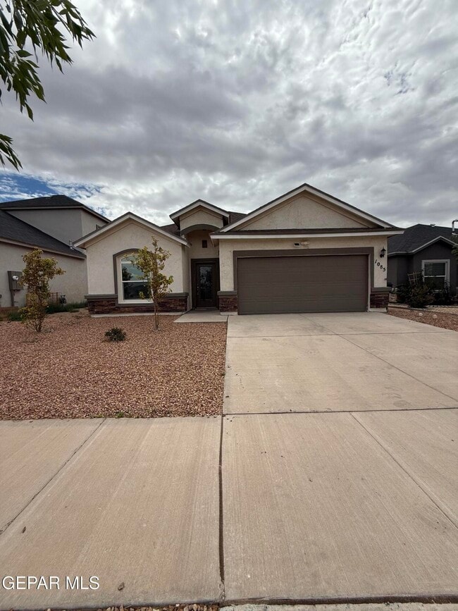 property at 1085 Summer Breeze Pl