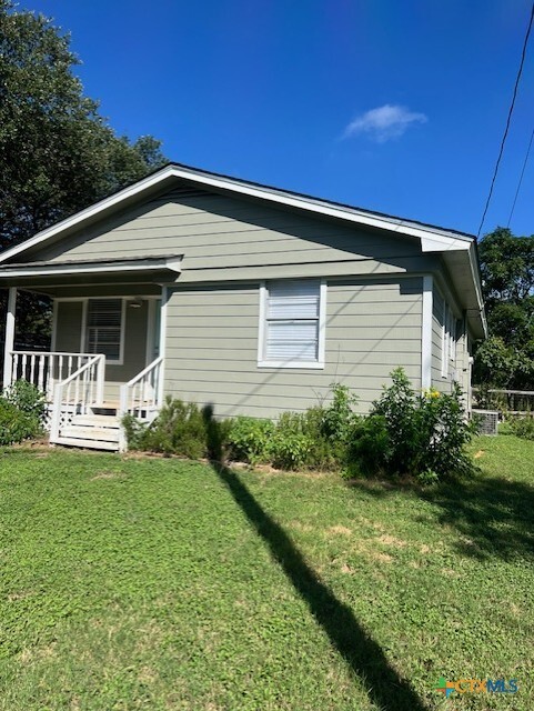 1250 Progress St in San Marcos, TX - Building Photo