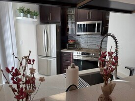 10451 W Broward Blvd in Plantation, FL - Building Photo