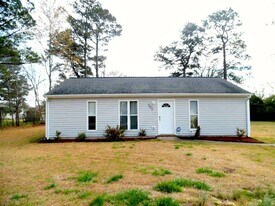 202 Sandy Dr in Jacksonville, NC - Building Photo
