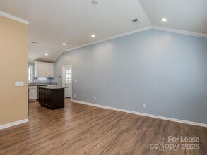 325 Clearbrook Rd in Matthews, NC - Building Photo - Building Photo