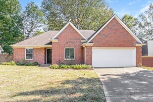 5822 Michaelson Dr in Olive Branch, MS - Building Photo