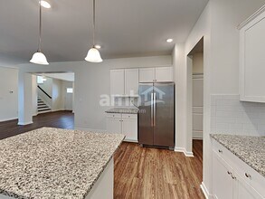 33 Camp Cir in Dallas, GA - Foto de edificio - Building Photo