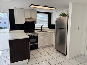 3052 SW 27th Ave in Miami, FL - Building Photo - Building Photo