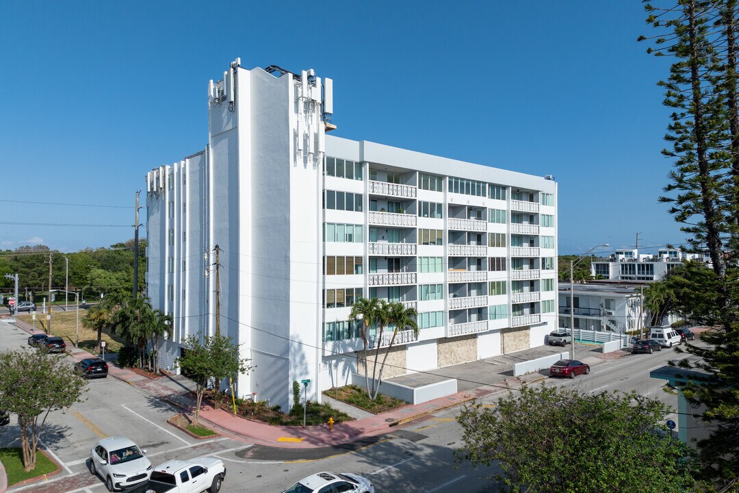 Harding Hall Condominium in Miami Beach, FL - Foto de edificio