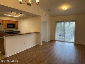 6880 Skaff Ave in Jacksonville, FL - Building Photo - Building Photo