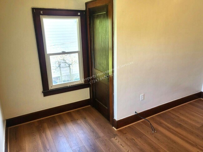 2237 Brodhead Rd in Aliquippa, PA - Building Photo - Building Photo