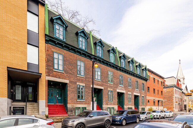 259-273 De La Gauchetière Rue O in Montréal, QC - Building Photo - Building Photo