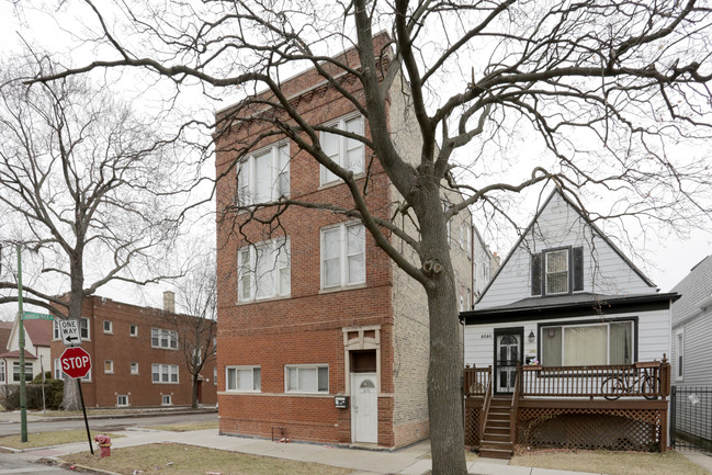 3737 N Kilpatrick Ave in Chicago, IL - Building Photo - Building Photo