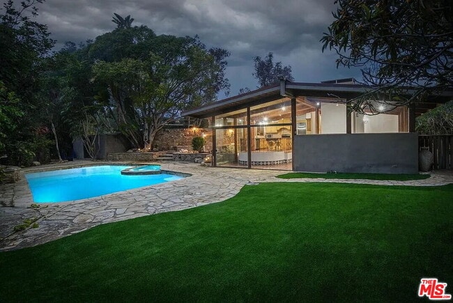 800 Bramble Way in Los Angeles, CA - Building Photo - Building Photo