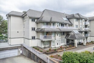 Tessaro Cour in Abbotsford, BC - Building Photo