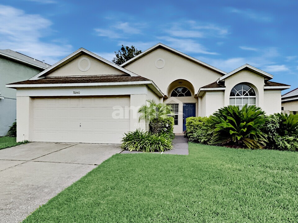 30640 Tremont Dr in Zephyrhills, FL - Building Photo