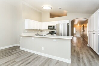 7033 Golden Desert Ave in Las Vegas, NV - Building Photo - Building Photo