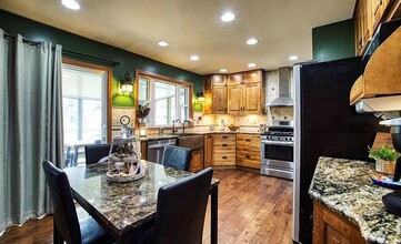 460 Heather Ln in Medina, OH - Building Photo - Building Photo