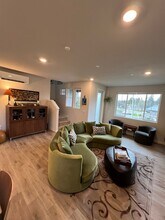 379 E Park St, Unit C2 in North Bend, WA - Foto de edificio - Building Photo