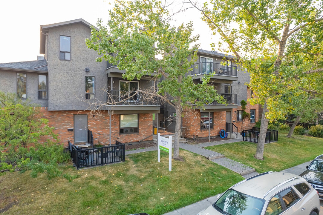 Bankview Vista in Calgary, AB - Building Photo
