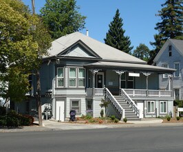 1219 Jefferson St in Napa, CA - Foto de edificio - Building Photo