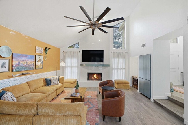 property at 2915 Quail Oak St