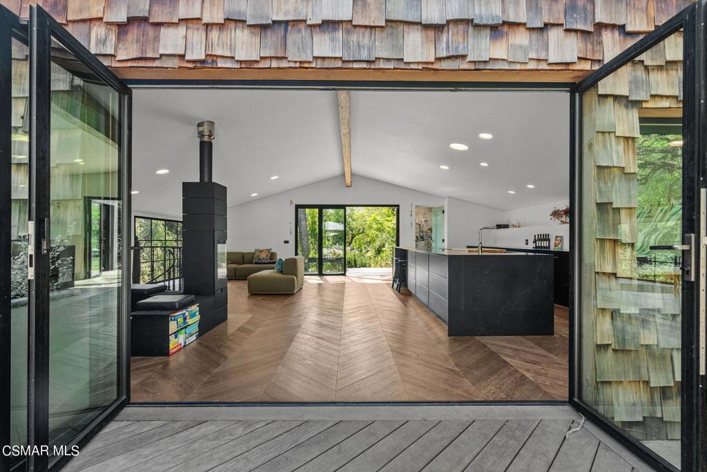 28966 S Lake Shore Dr in Agoura Hills, CA - Building Photo