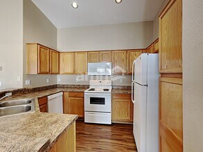 2037 N 107th Dr in Avondale, AZ - Foto de edificio - Building Photo