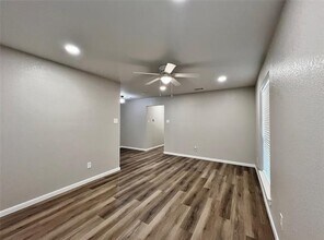 232 S Main St in Burleson, TX - Building Photo - Building Photo
