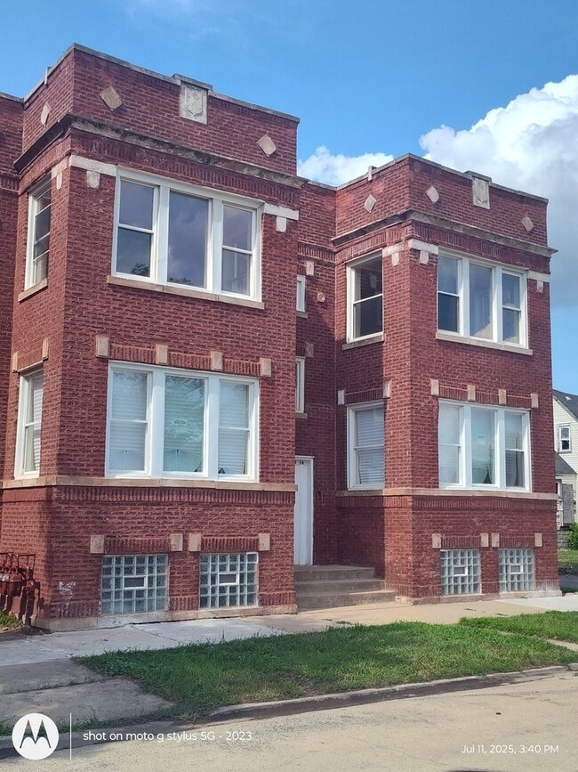 property at 16 W 113th Pl