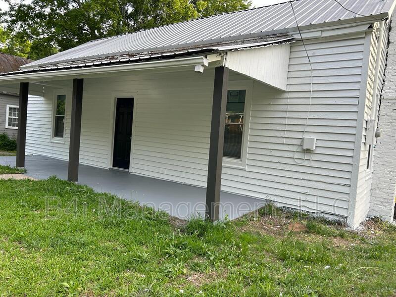 1615 Vinson Hwy in Milledgeville, GA - Building Photo