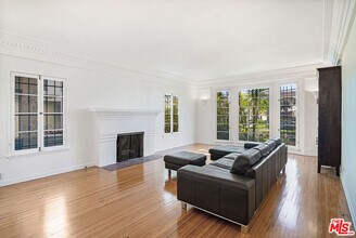 1040 S Alfred St in Los Angeles, CA - Building Photo - Building Photo