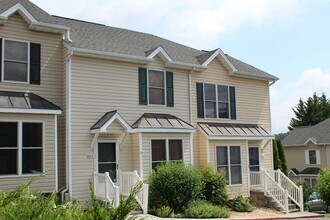 865 Camelot Ln in Harrisonburg, VA - Building Photo - Building Photo