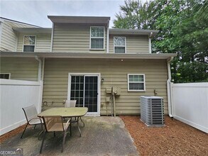 2131 Meadow Peak Rd in Duluth, GA - Building Photo - Building Photo