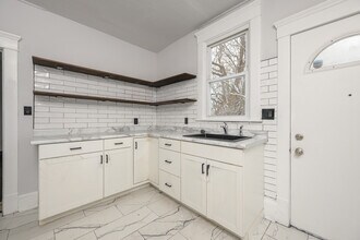 1303 Rowland Ave NE in Canton, OH - Building Photo - Building Photo