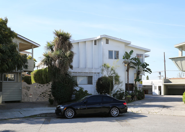 Patio Apartments in Los Angeles, CA - Building Photo - Building Photo