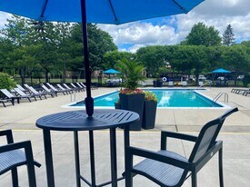 Lakeside Village Apartments in Clinton Township, MI - Building Photo