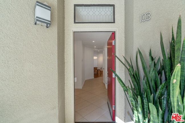 2330 Duane St in Los Angeles, CA - Building Photo - Building Photo