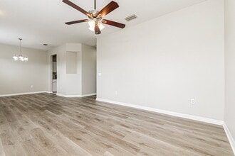 292 Cloverdale Rd in Winter Haven, FL - Building Photo - Building Photo