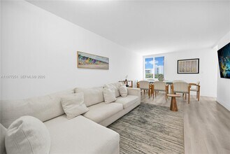 250 180th Dr in Sunny Isles Beach, FL - Building Photo - Building Photo