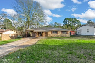 8987 Hawthorne Dr in Shreveport, LA - Building Photo - Building Photo