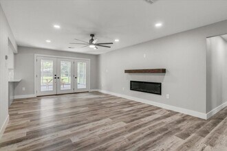 4615 Barton Ln in Beaumont, TX - Foto de edificio - Building Photo