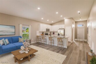 328 NE 8th Terrace in Cape Coral, FL - Building Photo - Building Photo