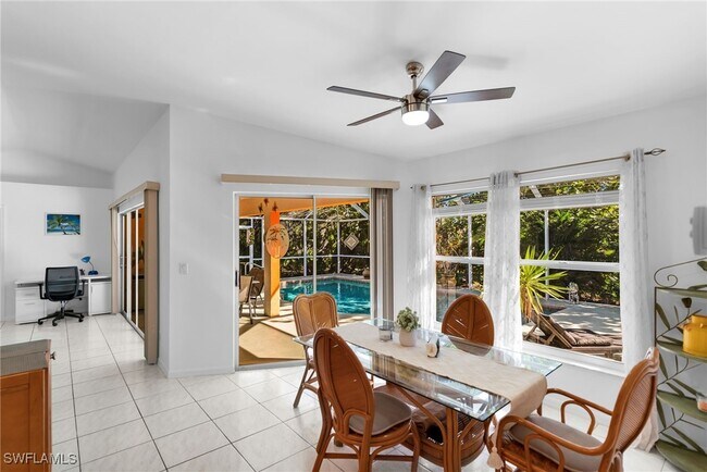 310 SE 27th Terrace in Cape Coral, FL - Foto de edificio - Building Photo