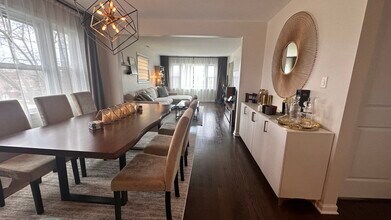 354 Alles St, Unit 2 in Des Plaines, IL - Foto de edificio - Building Photo