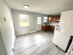 28 Ethel Dr in Portsmouth, RI - Building Photo - Building Photo