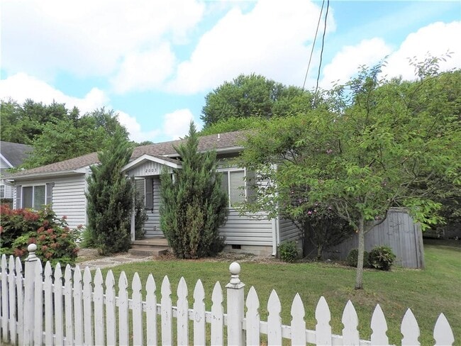 property at 2003 Oakwood Ave