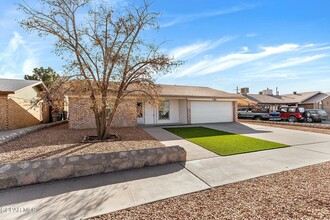 11404 Bunky Henry Ln in El Paso, TX - Building Photo - Building Photo